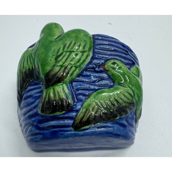 Vintage Ceramic Wallpocket Blue with Green Birds - Picture 2 of 6